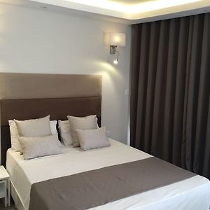 Onyx Apartments